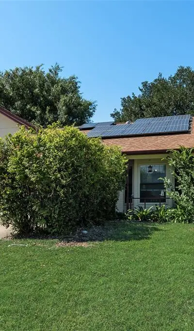 915 Freestone Drive, Arlington TX 76017 - Photo 3