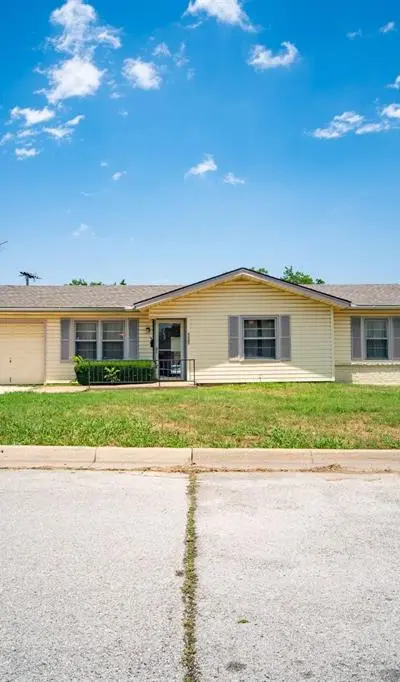 5245 Ira Street N, Haltom City TX 76117