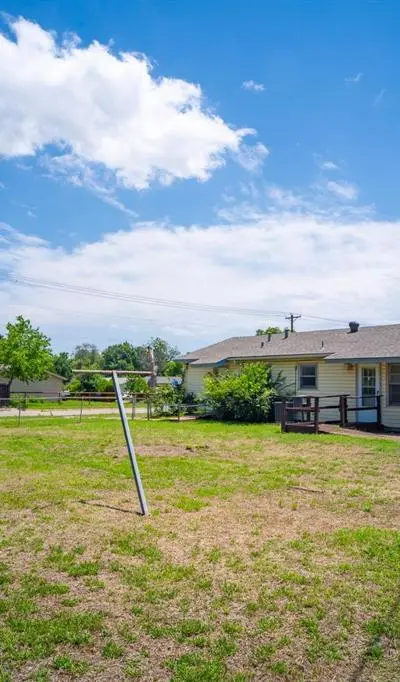 5245 Ira Street N, Haltom City TX 76117 - Photo 2