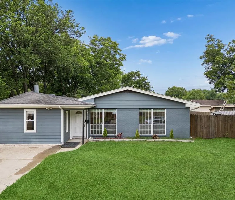 2519 Maverick Avenue, Dallas TX 75228