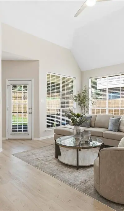 9813 Cliffside Drive, Irving TX 75063 - Photo 4