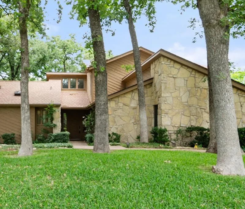2801 Oak Trail Court, Dalworthington Gardens TX 76016