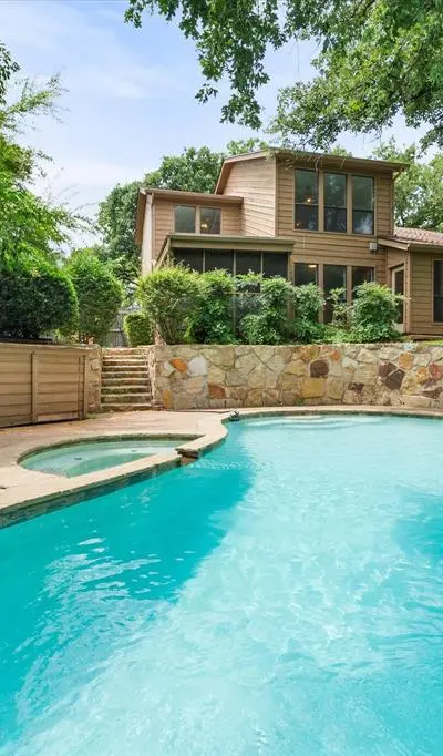 2801 Oak Trail Court, Dalworthington Gardens TX 76016 - Photo 2