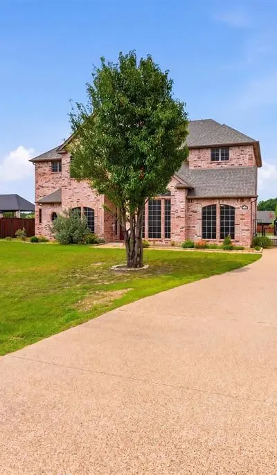 1013 Telford Trail, Crowley TX 76036 - Photo 2