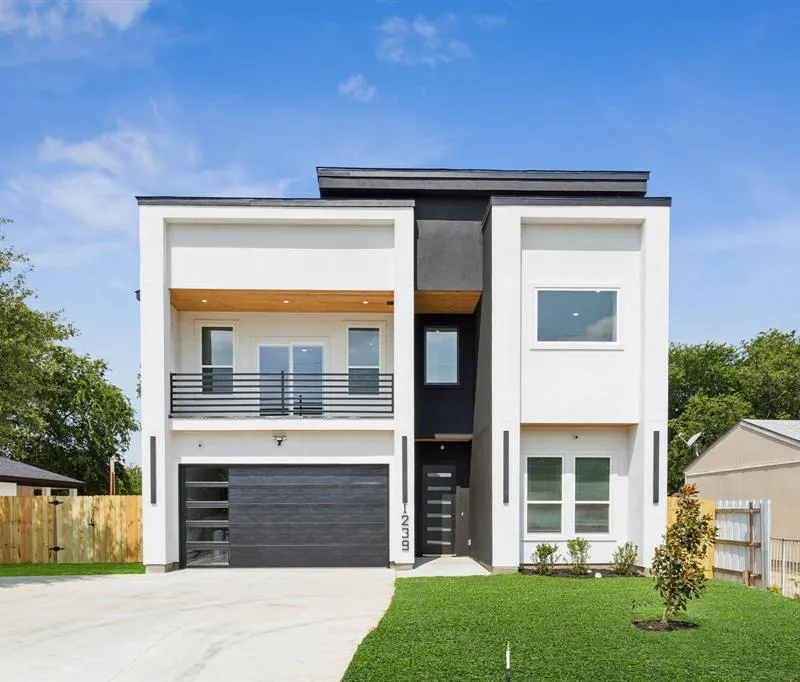 1239 N Tillery Avenue, Dallas TX 75211