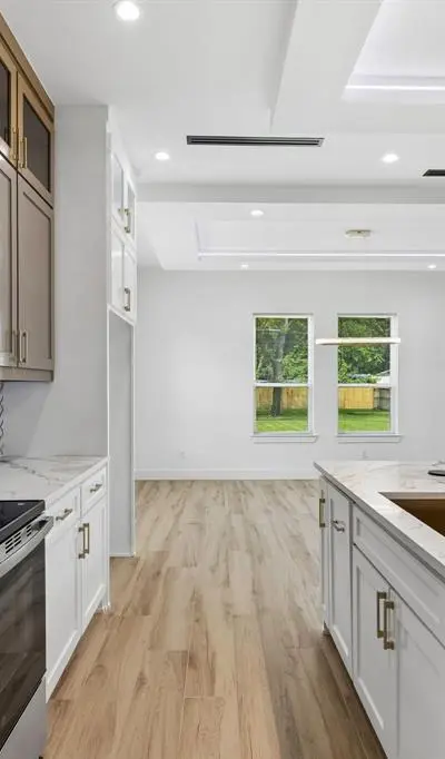 1239 N Tillery Avenue, Dallas TX 75211 - Photo 4