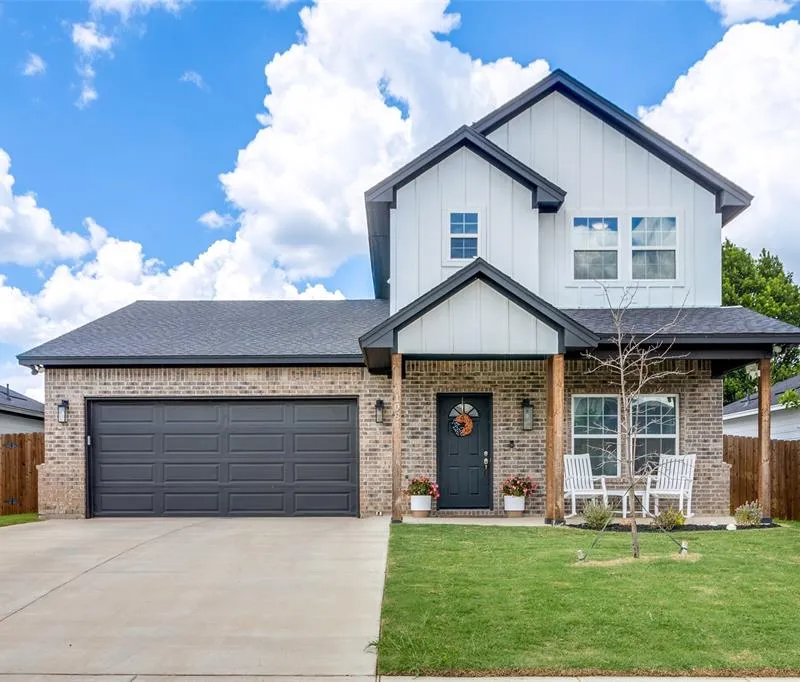 108 Magnolia Estates Street, Crowley TX 76036