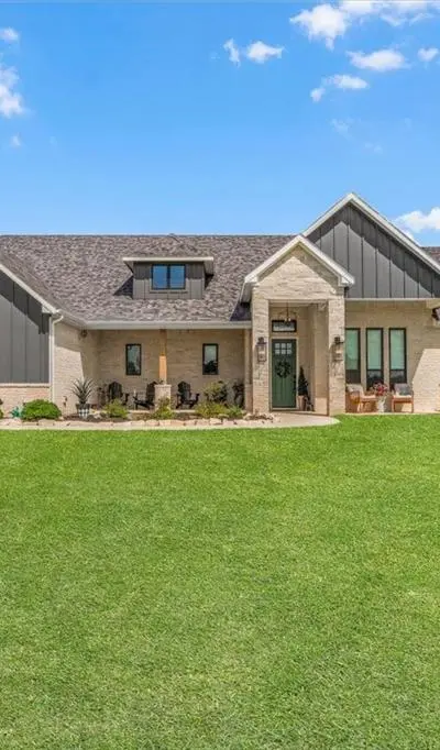 1059 Sweeney Way, Weatherford TX 76087