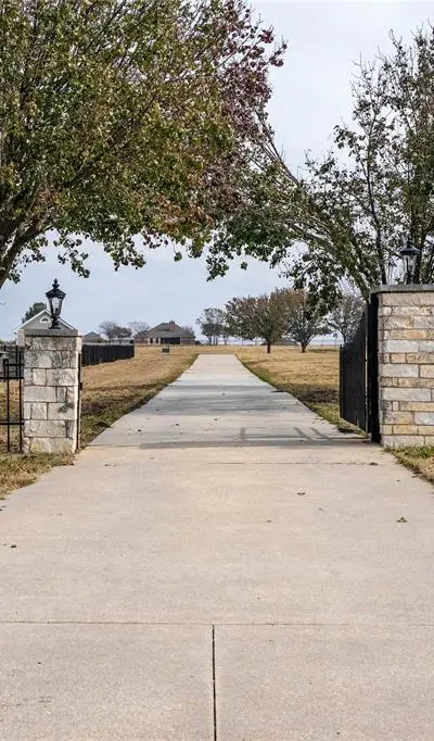 364 Parker Road # A, Van Alstyne TX 75495 - Photo 4