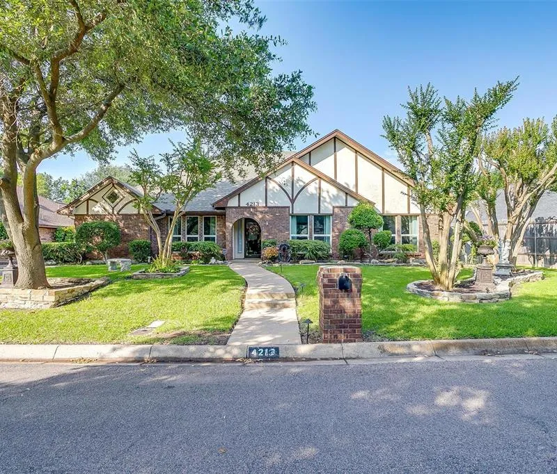 4213 Candlewind Lane, Fort Worth TX 76133