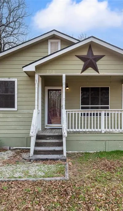 222 Meadow Lake Drive, Gun Barrel City TX 75156