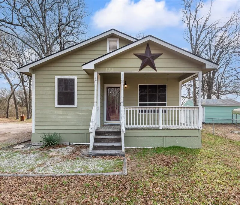 222 Meadow Lake Drive, Gun Barrel City TX 75156