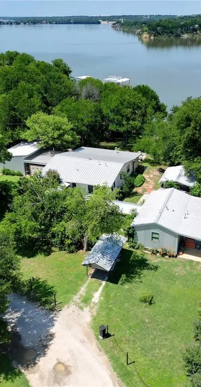 302 Collum Drive, Lake Bridgeport TX 76426