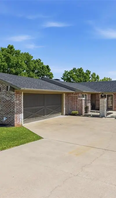 533 Kiowa Drive W, Lake Kiowa TX 76240 - Photo 2