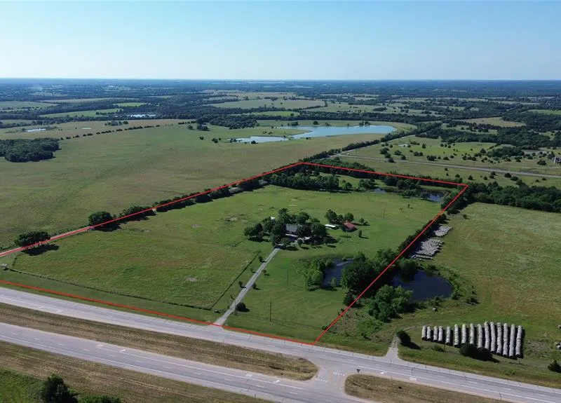 4102 E US Highway 82 Highway, Dodd City TX 75438
