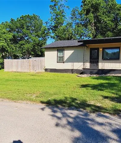 3322 NW 30th Street, Fort Worth TX 76106