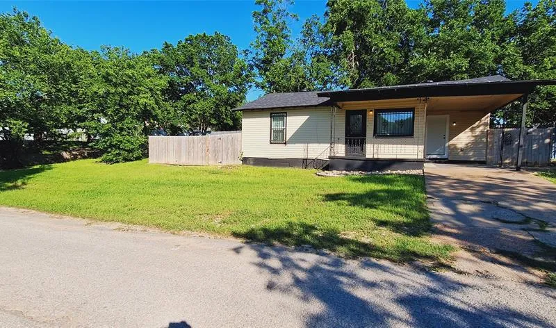3322 NW 30th Street, Fort Worth TX 76106