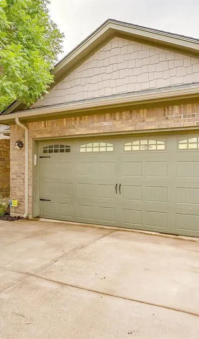 2220 Cobblestone Court, Granbury TX 76049