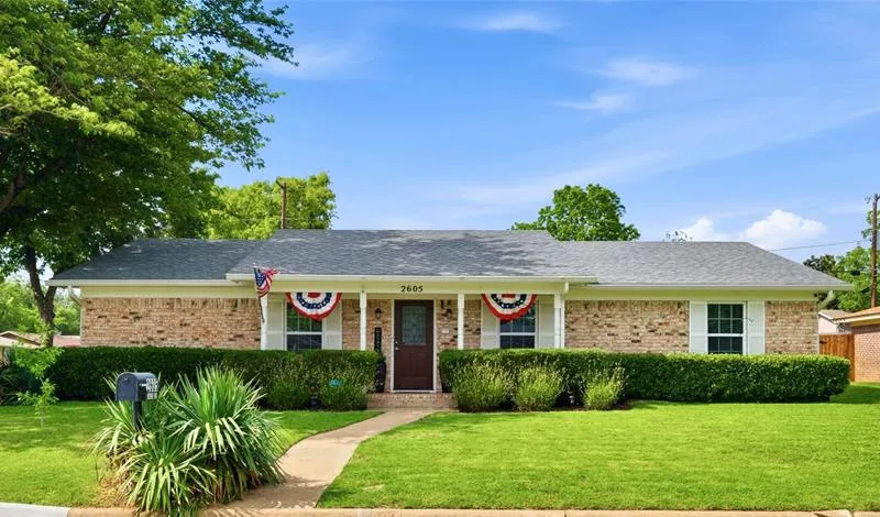 2605 Easy Street, Denison TX 75020