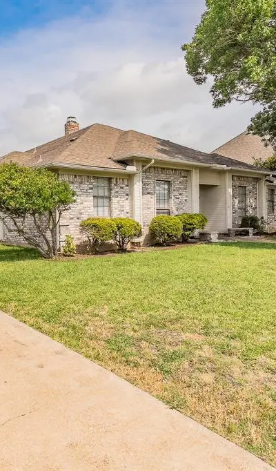 641 Park Lane, Highland Village TX 75077 - Photo 3