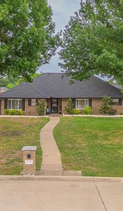 204 Suntide Drive, Sunnyvale TX 75182
