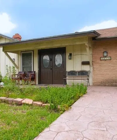 3810 Crater Lake Court, Irving TX 75062 - Photo 2