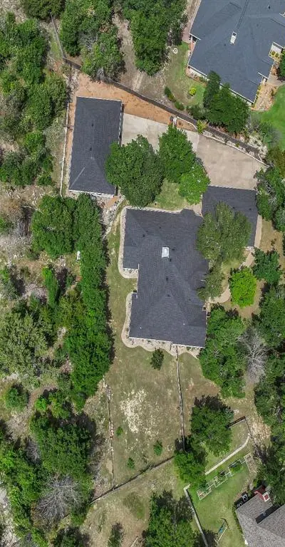 148 Saddle Brook Drive, Hudson Oaks TX 76087 - Photo 2