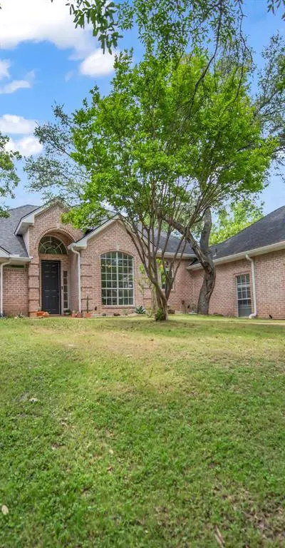 148 Saddle Brook Drive, Hudson Oaks TX 76087 - Photo 3