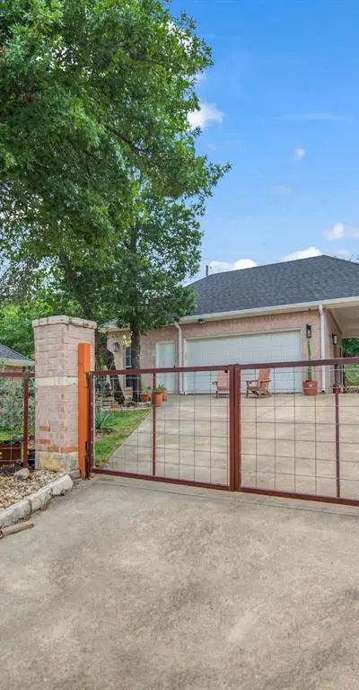 148 Saddle Brook Drive, Hudson Oaks TX 76087 - Photo 5
