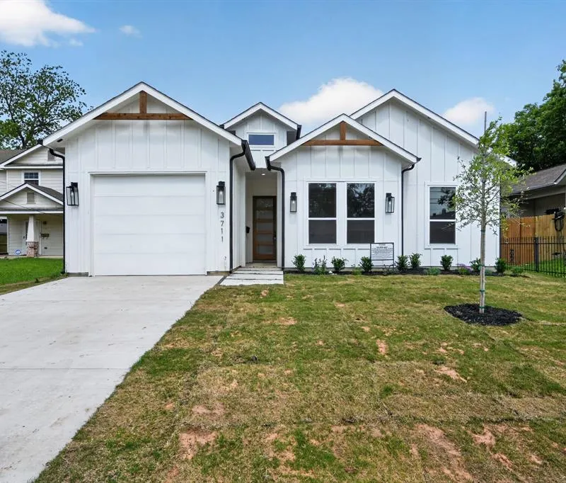 3711 Metropolitan Avenue, Dallas TX 75210