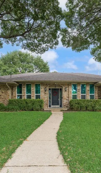 1606 Beaver Creek Drive, Duncanville TX 75137 - Photo 2