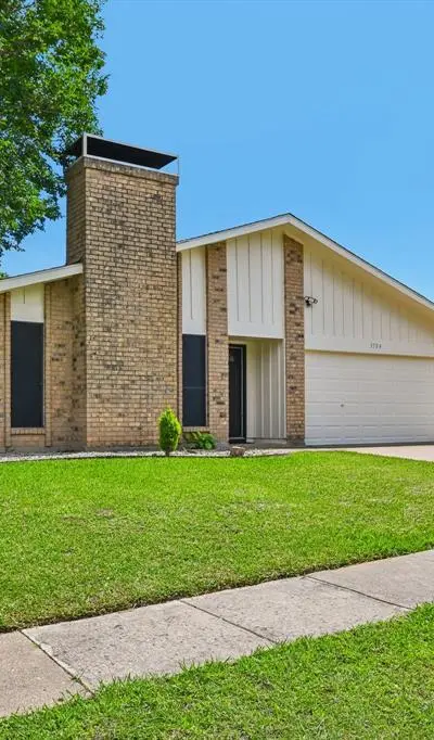 3704 Fort Hunt Drive, Arlington TX 76016 - Photo 3