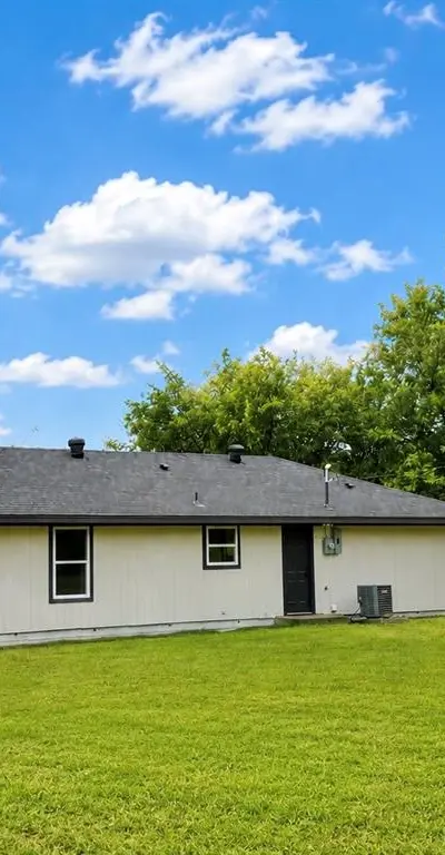 105 Paige Street, Weatherford TX 76088 - Photo 3