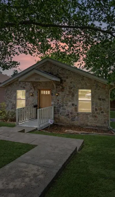 1303 Arizona Avenue, Dallas TX 75216 - Photo 2
