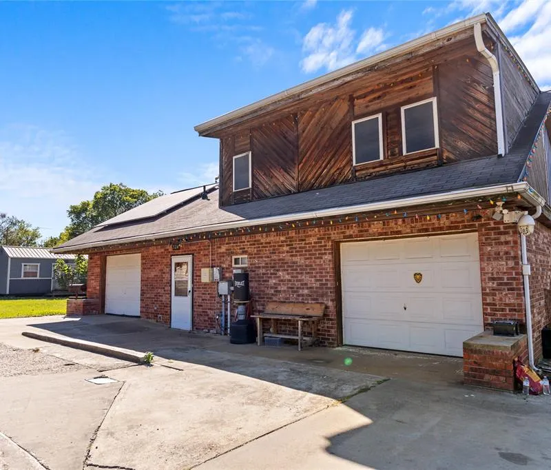 524 S Preston Street, Wolfe City TX 75496