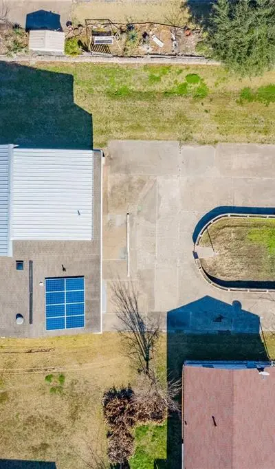524 S Preston Street, Wolfe City TX 75496 - Photo 4