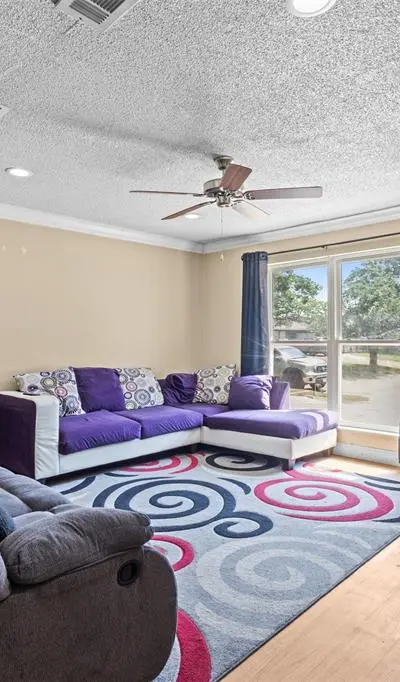 2009 Red Oak Drive, Irving TX 75060 - Photo 5