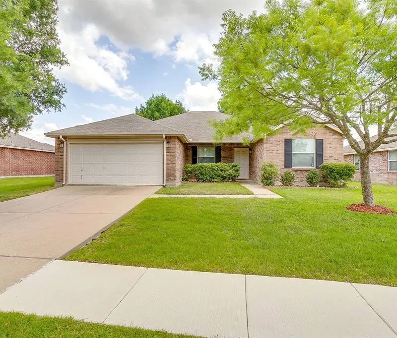 1313 Lauren Drive, Burleson TX 76028