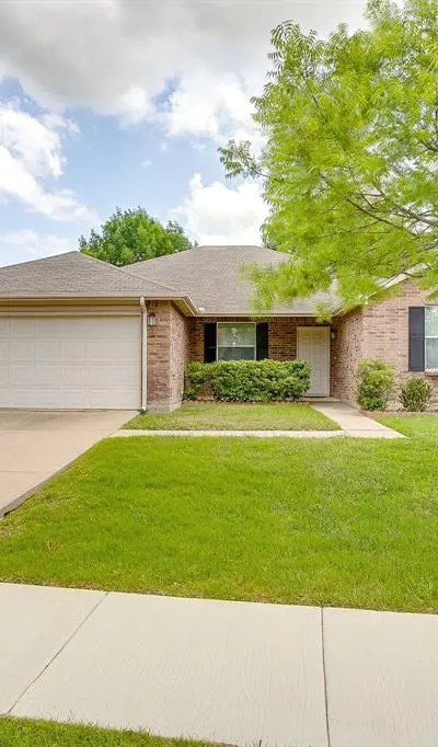 1313 Lauren Drive, Burleson TX 76028