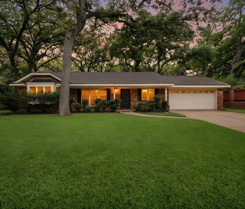 3008 Woodford Drive, Arlington TX 76013