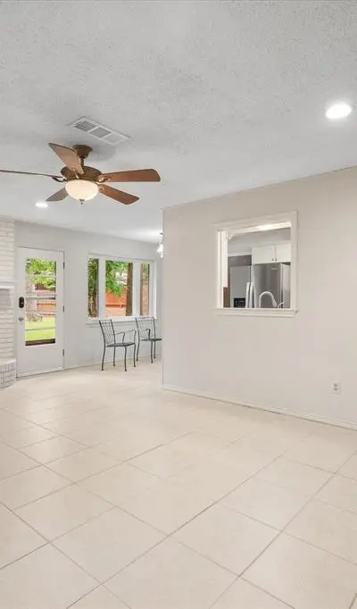 3008 Woodford Drive, Arlington TX 76013 - Photo 5