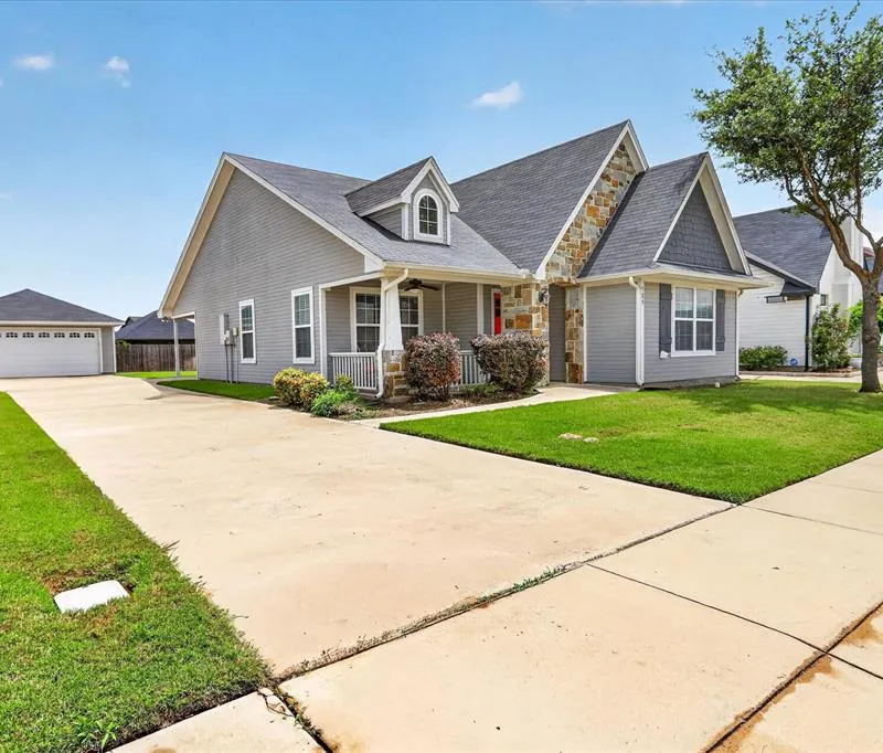 505 Heritage Trail, Burleson TX 76028