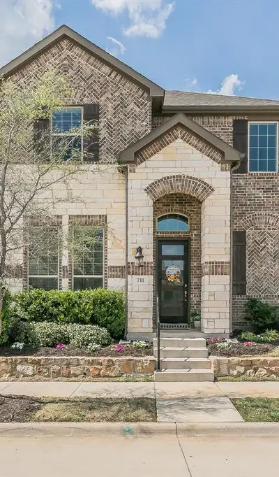 711 Artesian Drive, Argyle TX 76226
