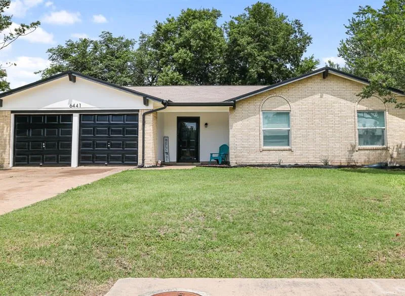 6441 Carousel Drive, Watauga TX 76148