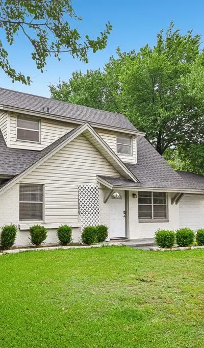 6324 Scotsdale Drive, Forest Hill TX 76119 - Photo 3