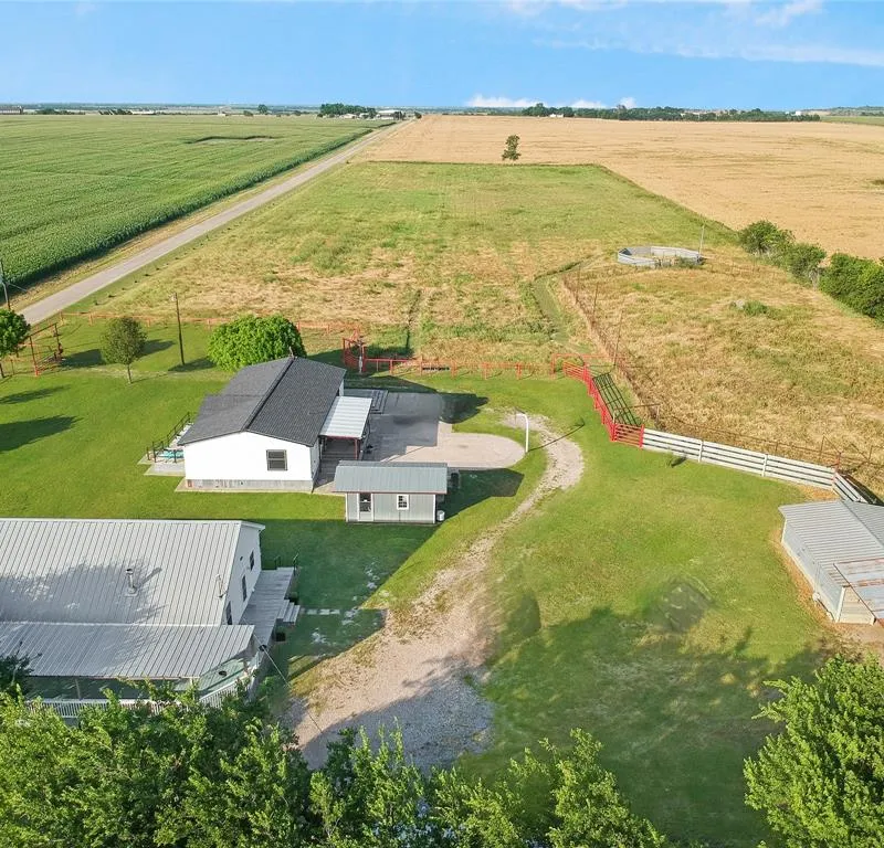 455 Hughes Cemetery Road, Italy TX 76651