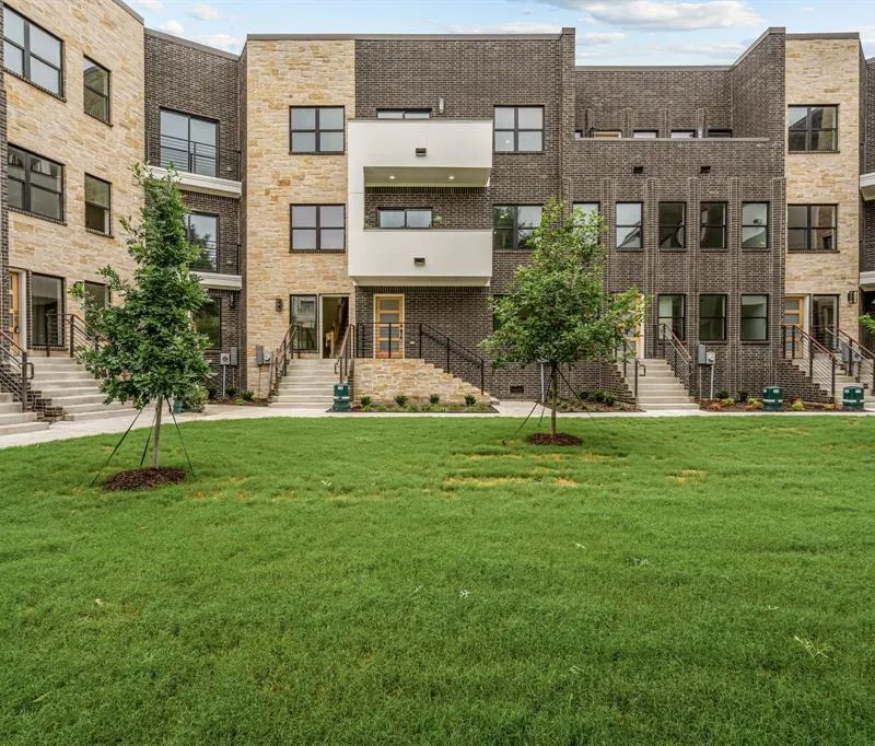 2727 Azalea Park Circle, Fort Worth TX 76107