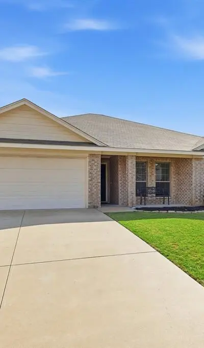 557 Jeffdale Drive, Burleson TX 76028 - Photo 3