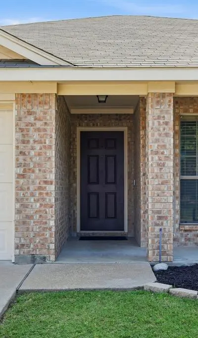 557 Jeffdale Drive, Burleson TX 76028 - Photo 4