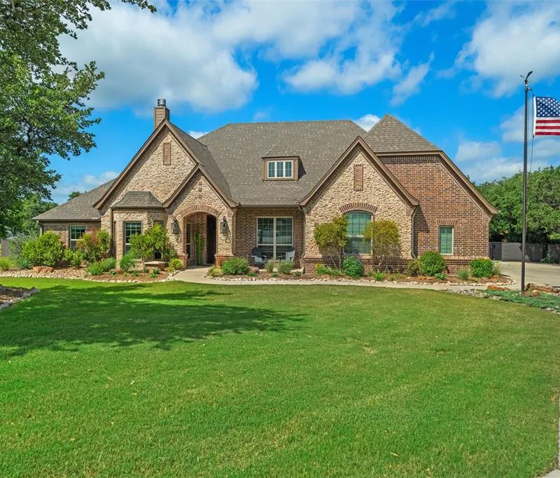 119 Rasha Drive, Azle TX 76020